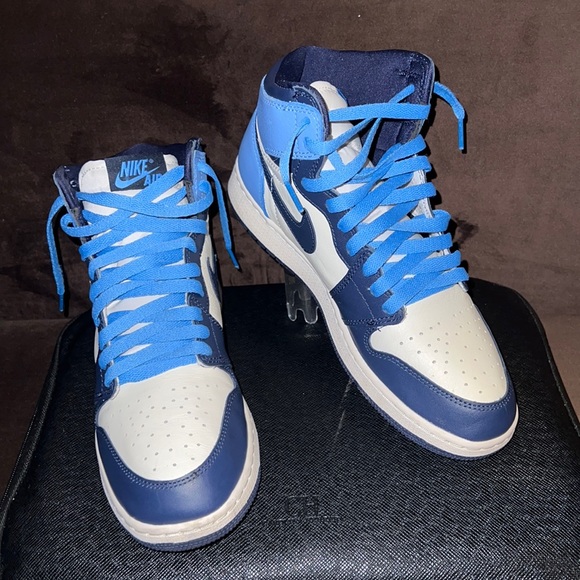 light blue dark blue and white jordan 1